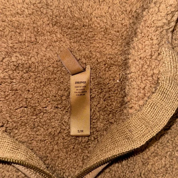 SKIMS Tan Half-Zip Sweatshirt - Picture 2 of 3